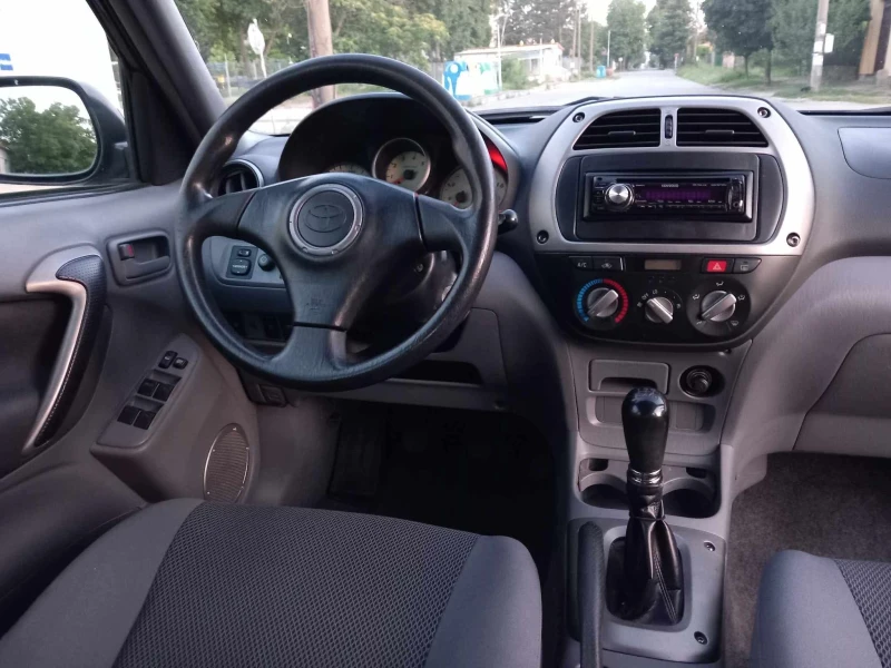 Toyota Rav4, снимка 8 - Автомобили и джипове - 53008540