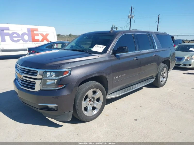 Chevrolet Suburban 5.3L V-8 DI, VVT, 355HP 4X2 Drive, снимка 13 - Автомобили и джипове - 53077867
