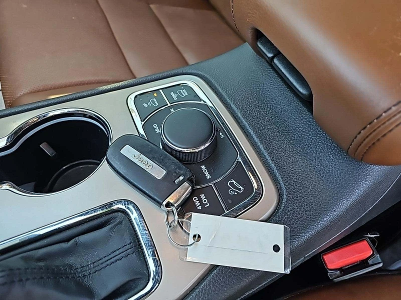 Jeep Grand cherokee, снимка 8 - Автомобили и джипове - 53202055