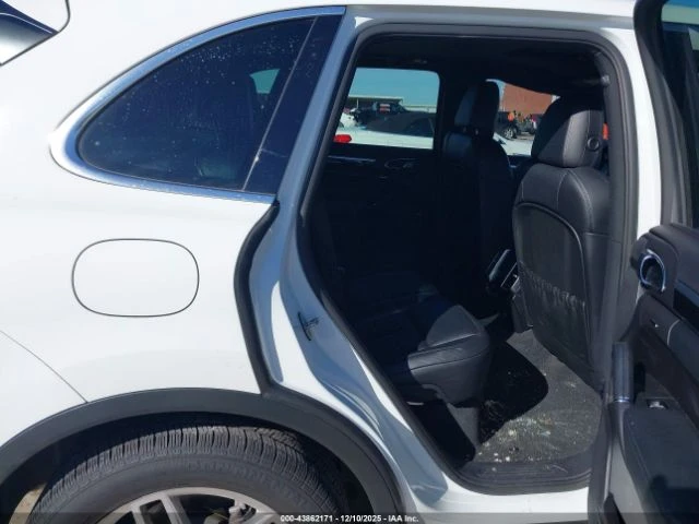 Porsche Cayenne, снимка 11 - Автомобили и джипове - 53392033