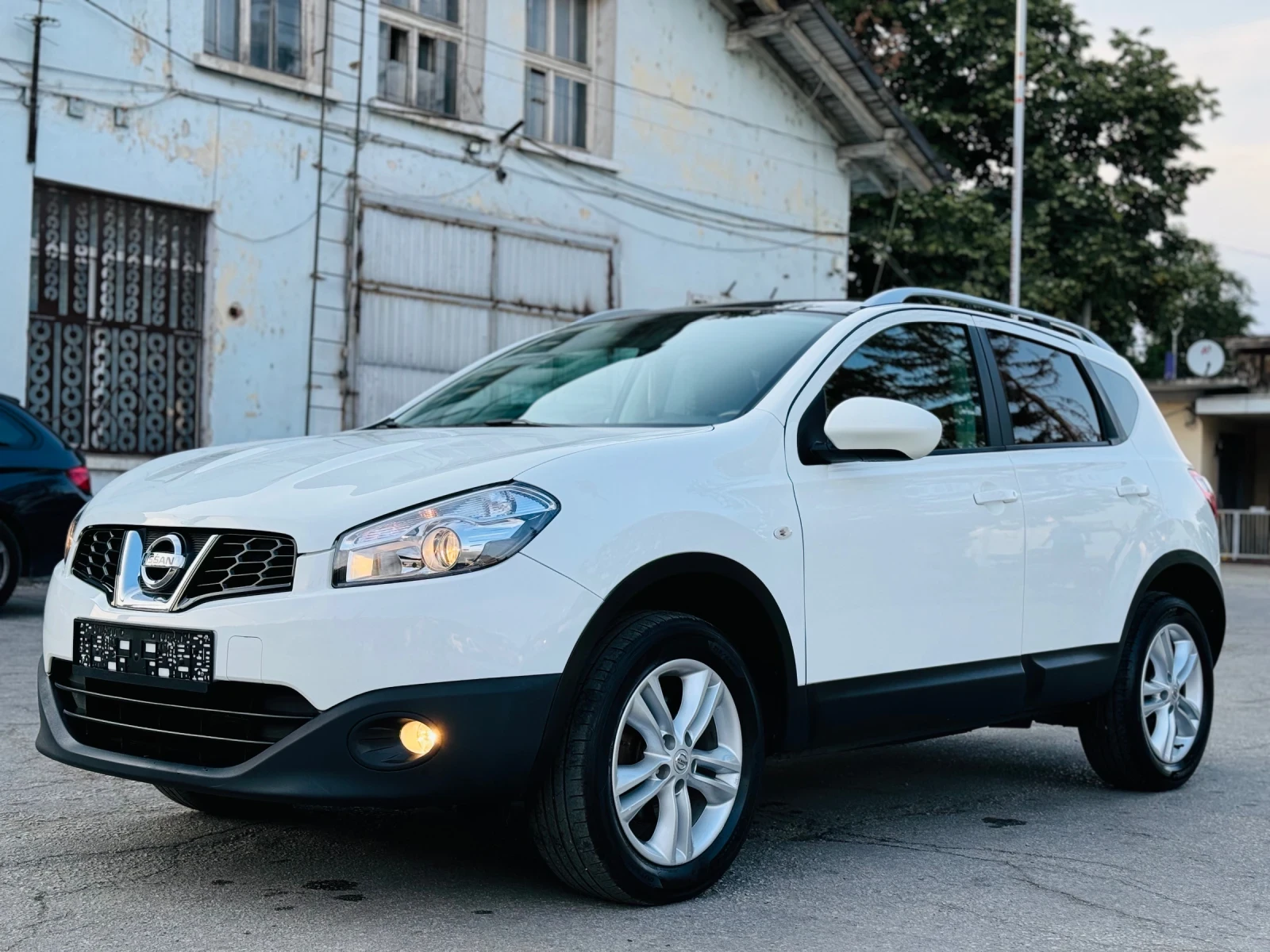 Nissan Qashqai * SWISS* 4x4* FACE* 2.0I* TEKNA*  - изображение 3