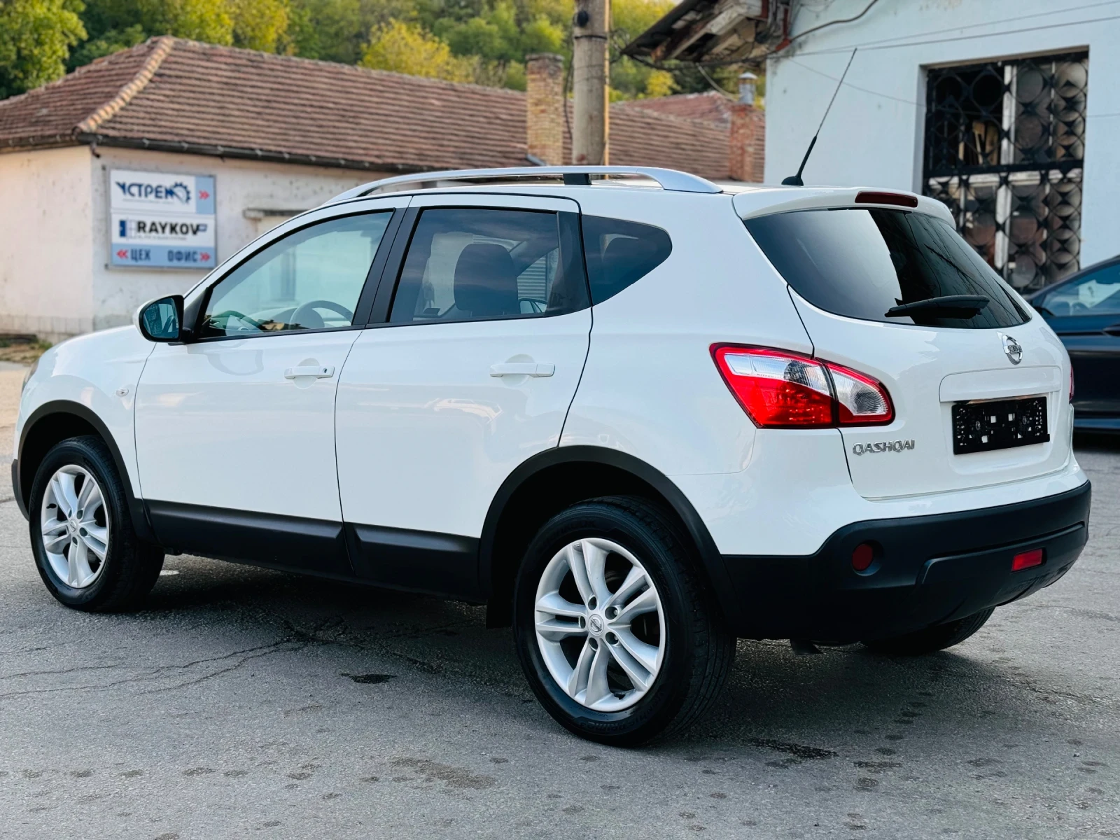 Nissan Qashqai * SWISS* 4x4* FACE* 2.0I* TEKNA*  - изображение 5