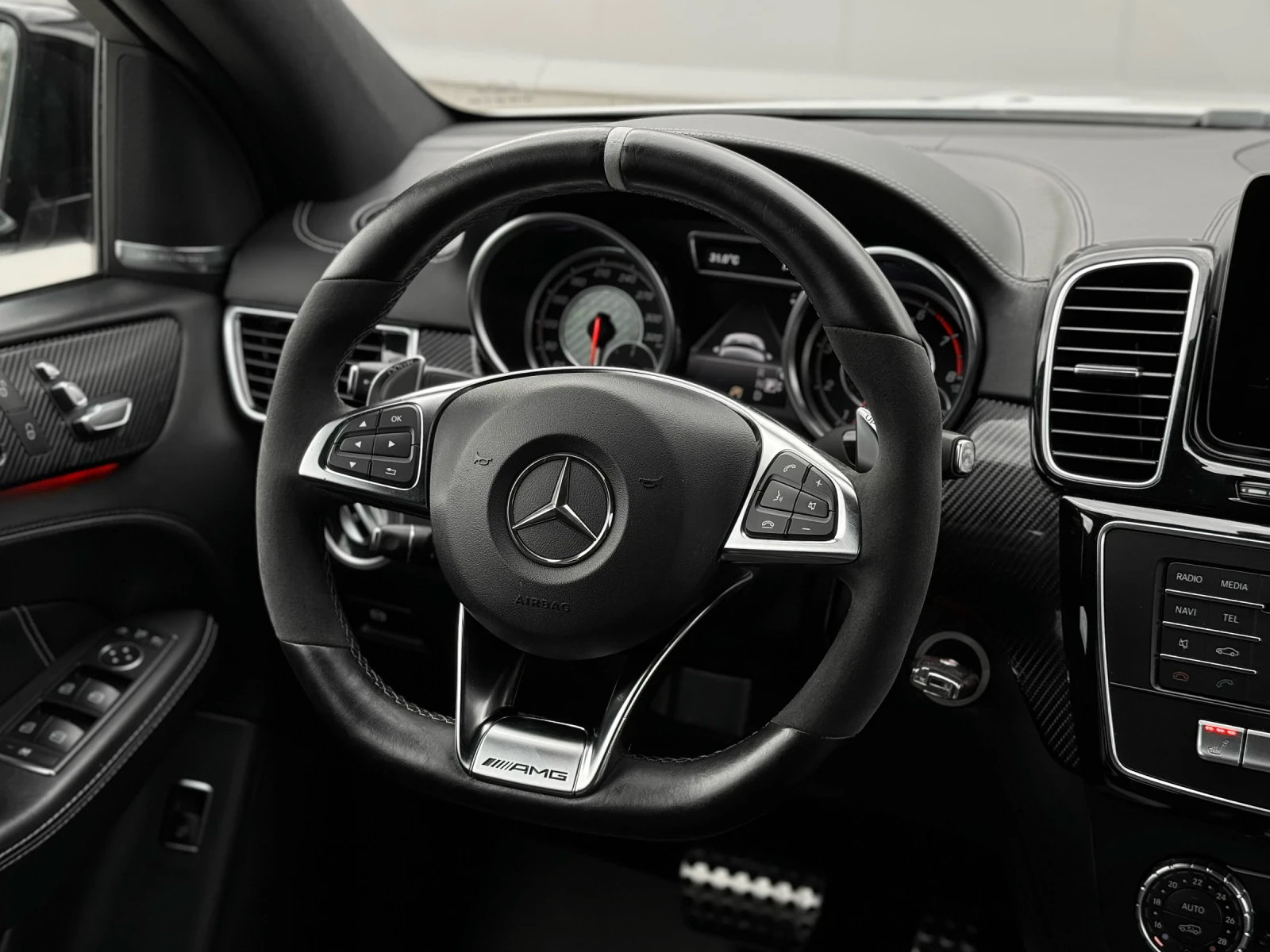 Mercedes-Benz GLE 63 S AMG * КАПАРИРАН*  - изображение 8