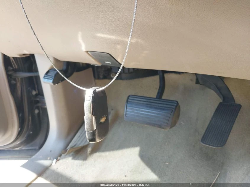 Chevrolet Suburban 5.3L V-8 DI, VVT, 355HP 4X2 Drive - изображение 3