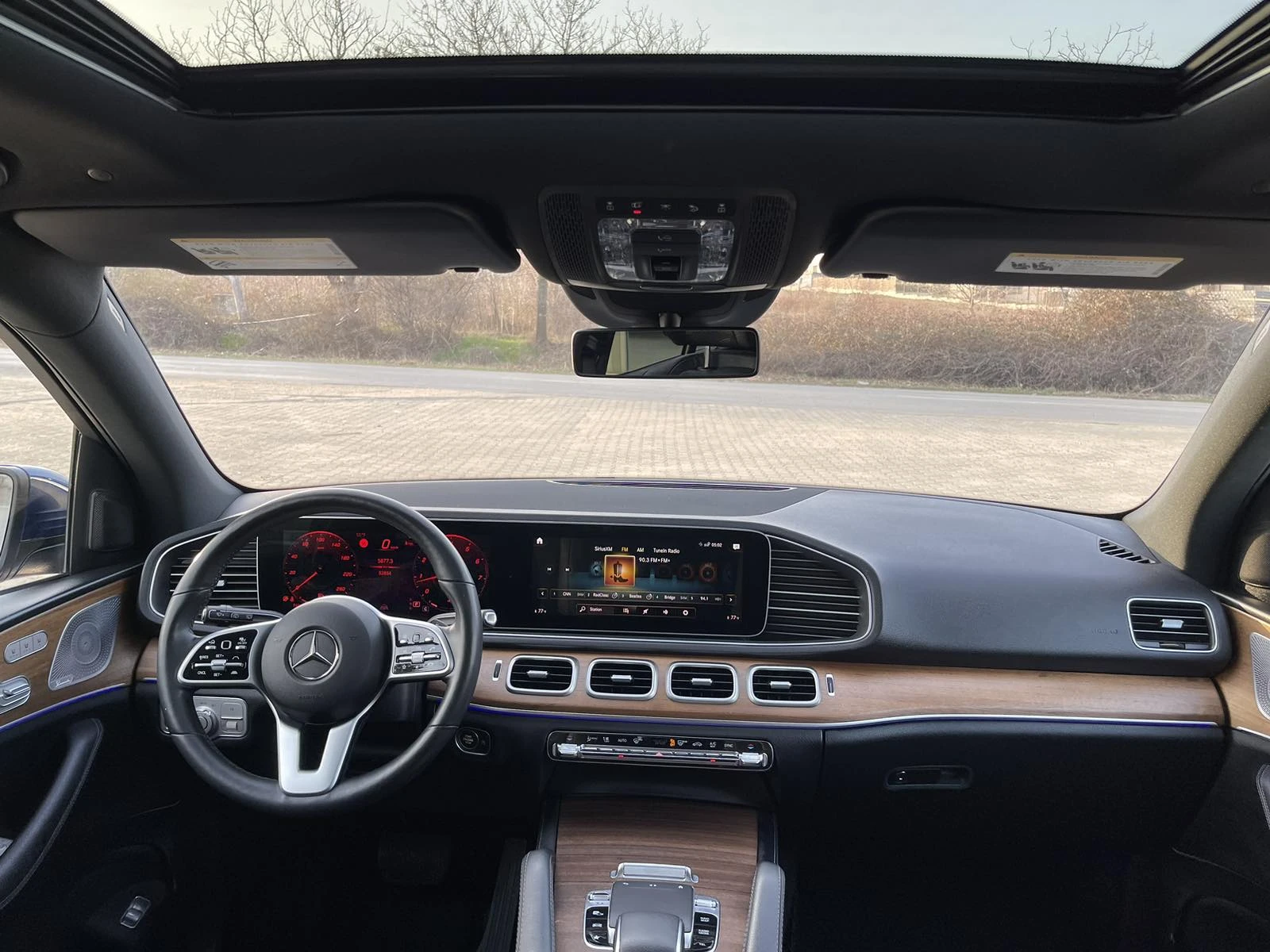 Mercedes-Benz GLE 350 * FULL AMG PACK FACELIFT FULL LED KEYLESS DISTRONI, снимка 13 - Автомобили и джипове - 53778436