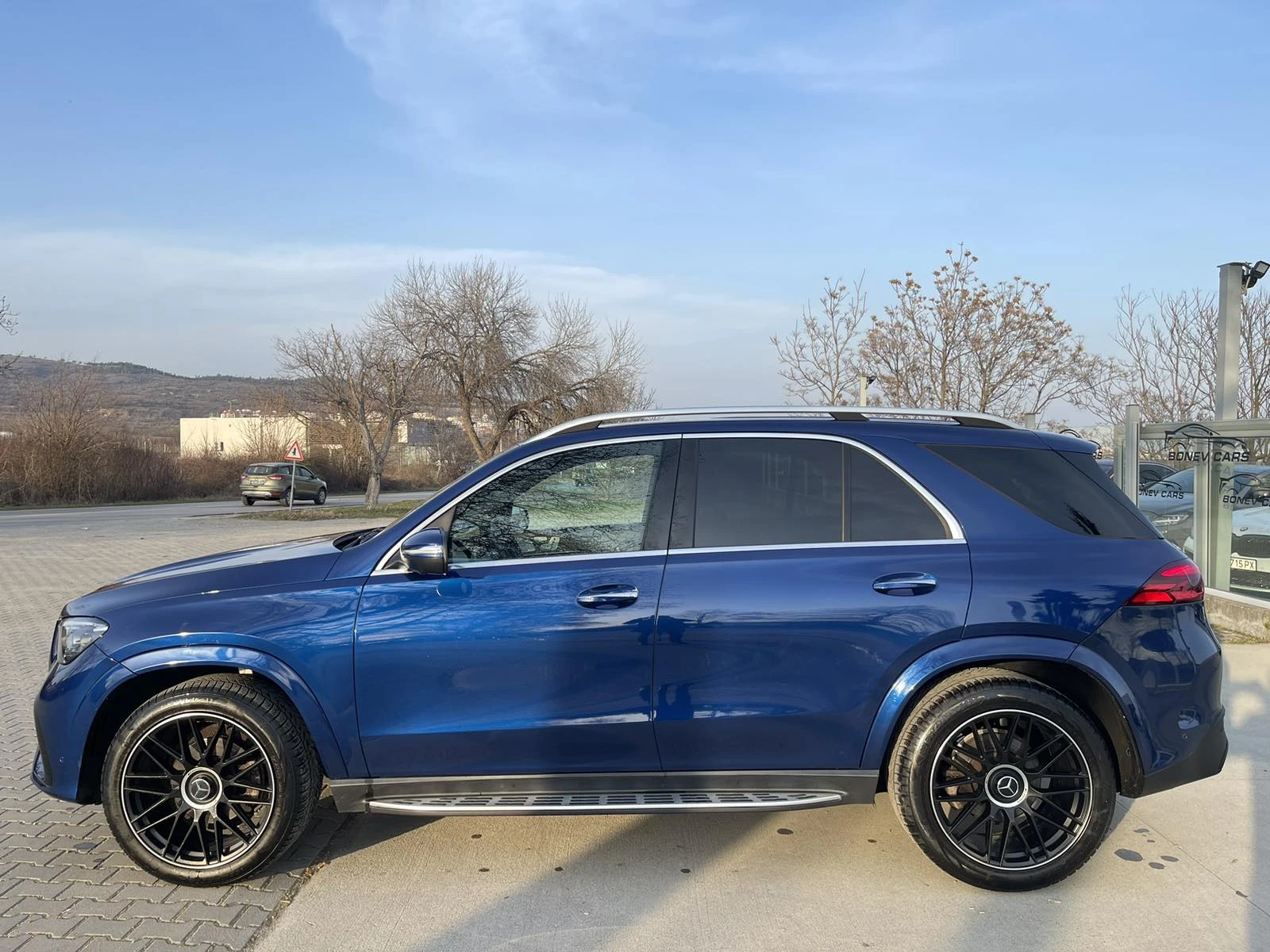 Mercedes-Benz GLE 350 * FULL AMG PACK FACELIFT FULL LED KEYLESS DISTRONI, снимка 9 - Автомобили и джипове - 53778436