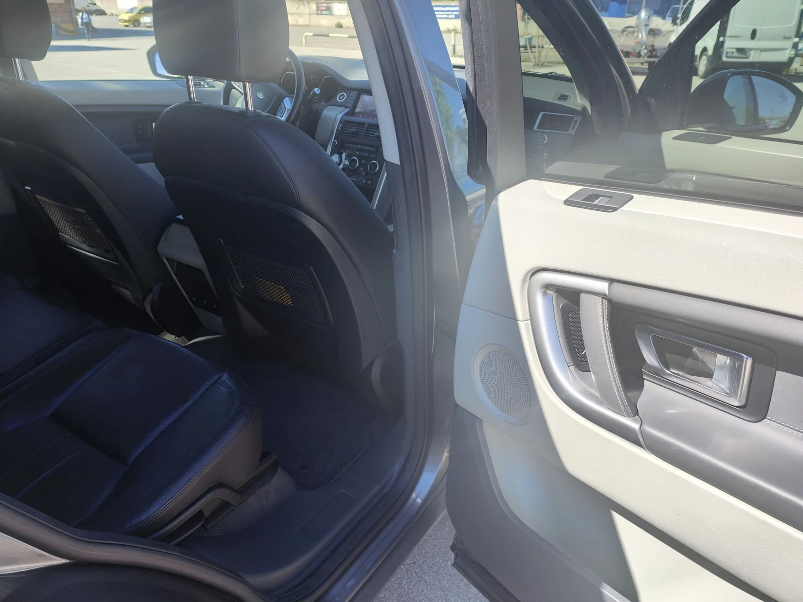 Land Rover Discovery Sport 2.0HSE SI4, снимка 13 - Автомобили и джипове - 53793519