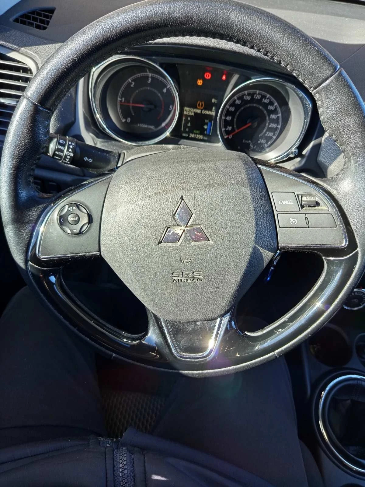 Mitsubishi ASX, снимка 8 - Автомобили и джипове - 54285758