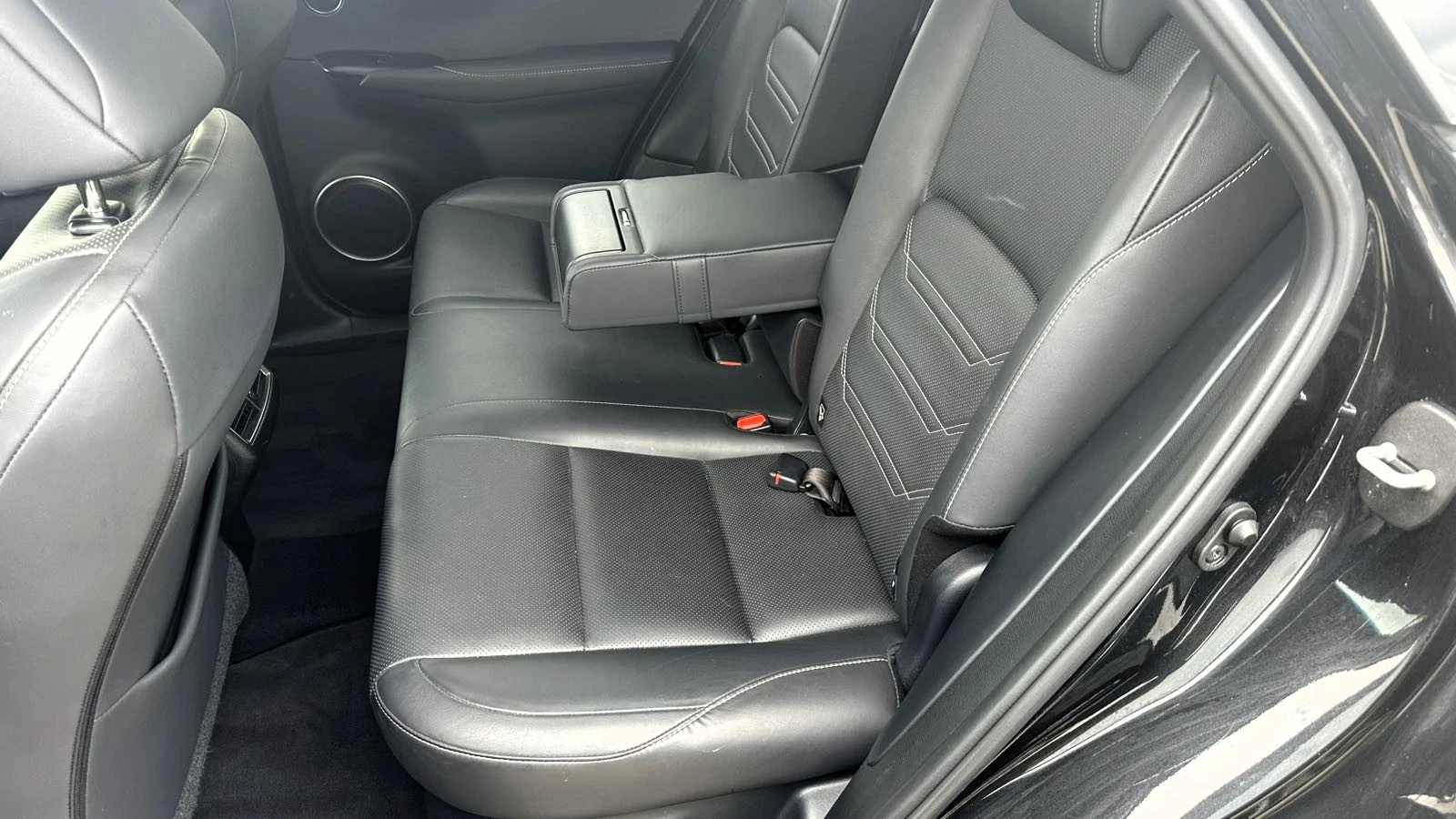 Lexus NX 300h 2.5 Hybrid, снимка 8 - Автомобили и джипове - 54111136