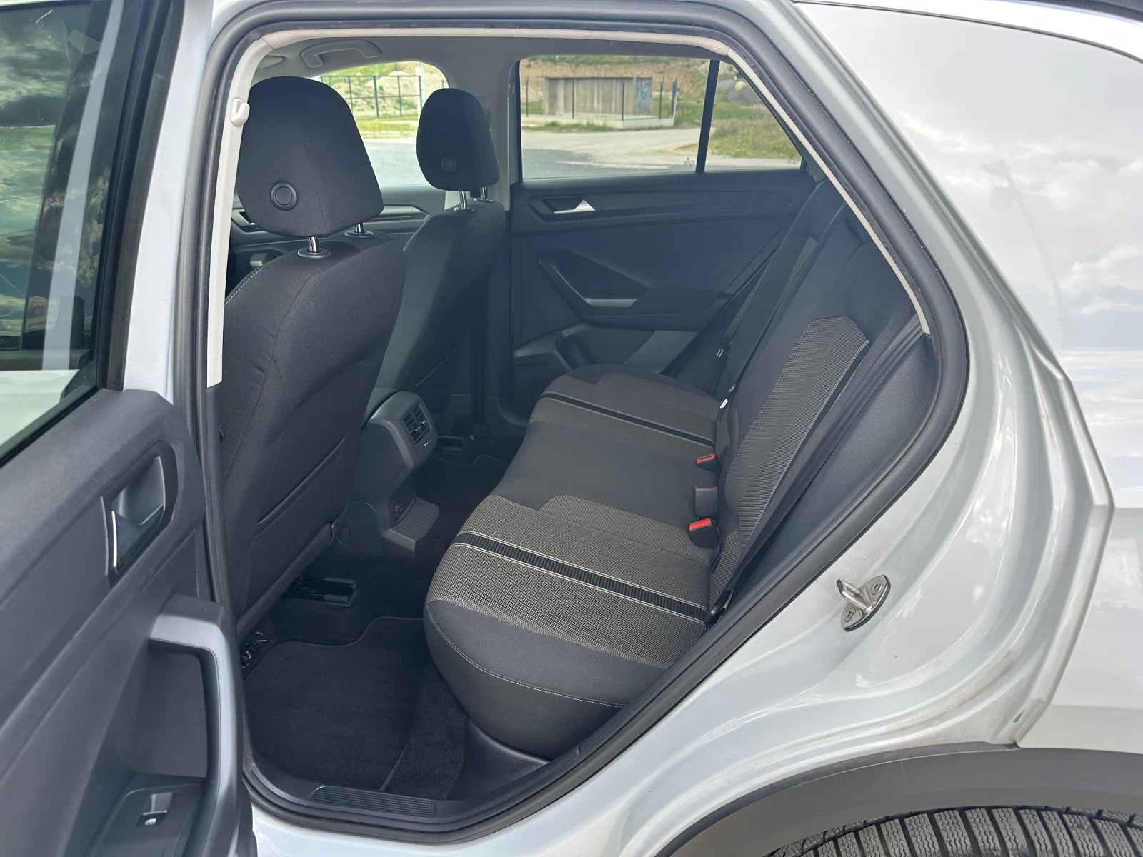 VW T-Roc 1.6TDi 116ps DIGITAL, снимка 12 - Автомобили и джипове - 54125837