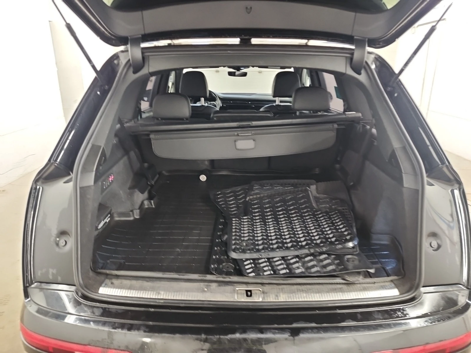 Audi Q7 TECHNIK * ОБДУХВАНЕ * 360 КАМЕРА * CARFAX * , снимка 13 - Автомобили и джипове - 54257541