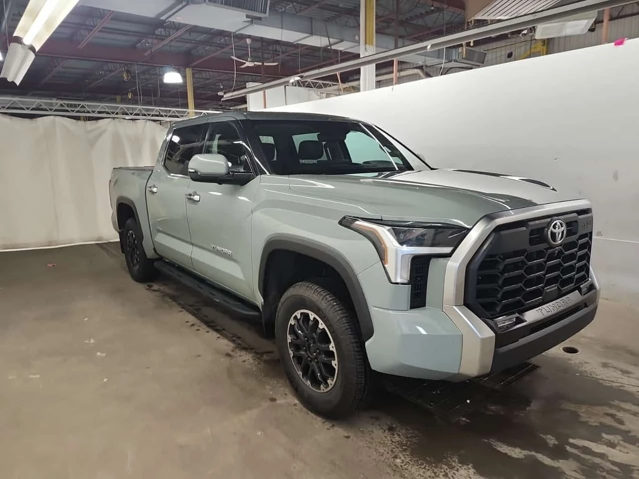 Toyota Tundra LIMITED CREW CAB SHORT BED * CARFAX * Без инцидент