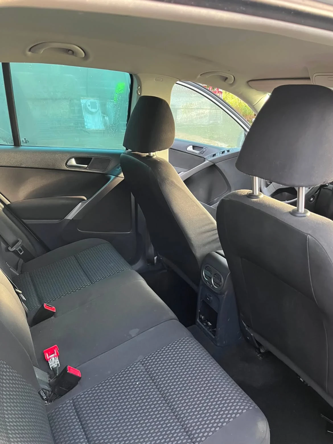VW Tiguan, снимка 5 - Автомобили и джипове - 55136432