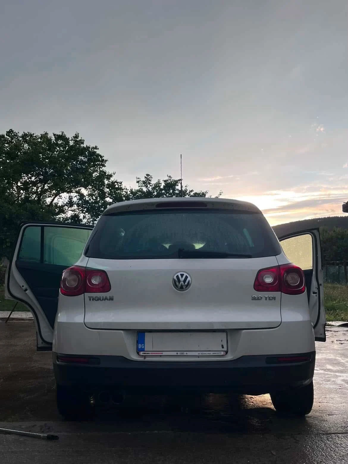 VW Tiguan, снимка 4 - Автомобили и джипове - 55136432