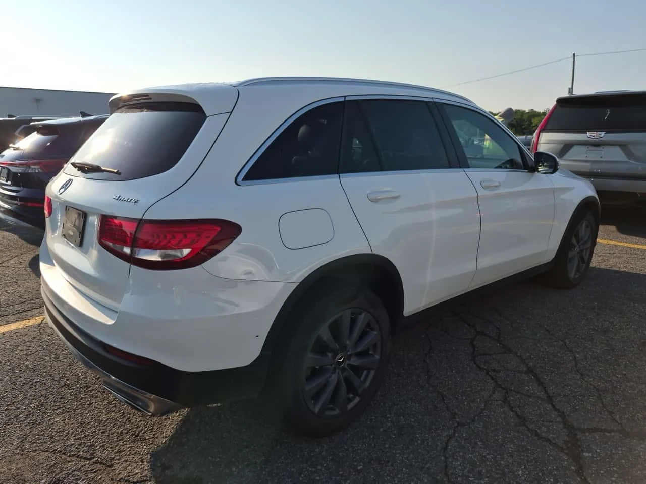 Mercedes-Benz GLC 300 CARFAX/ПАНОРАМА/ПОДГРЕВ/НАВИ/ПАМЕТ/ФИНАНСИРАНЕ, снимка 3 - Автомобили и джипове - 55180371