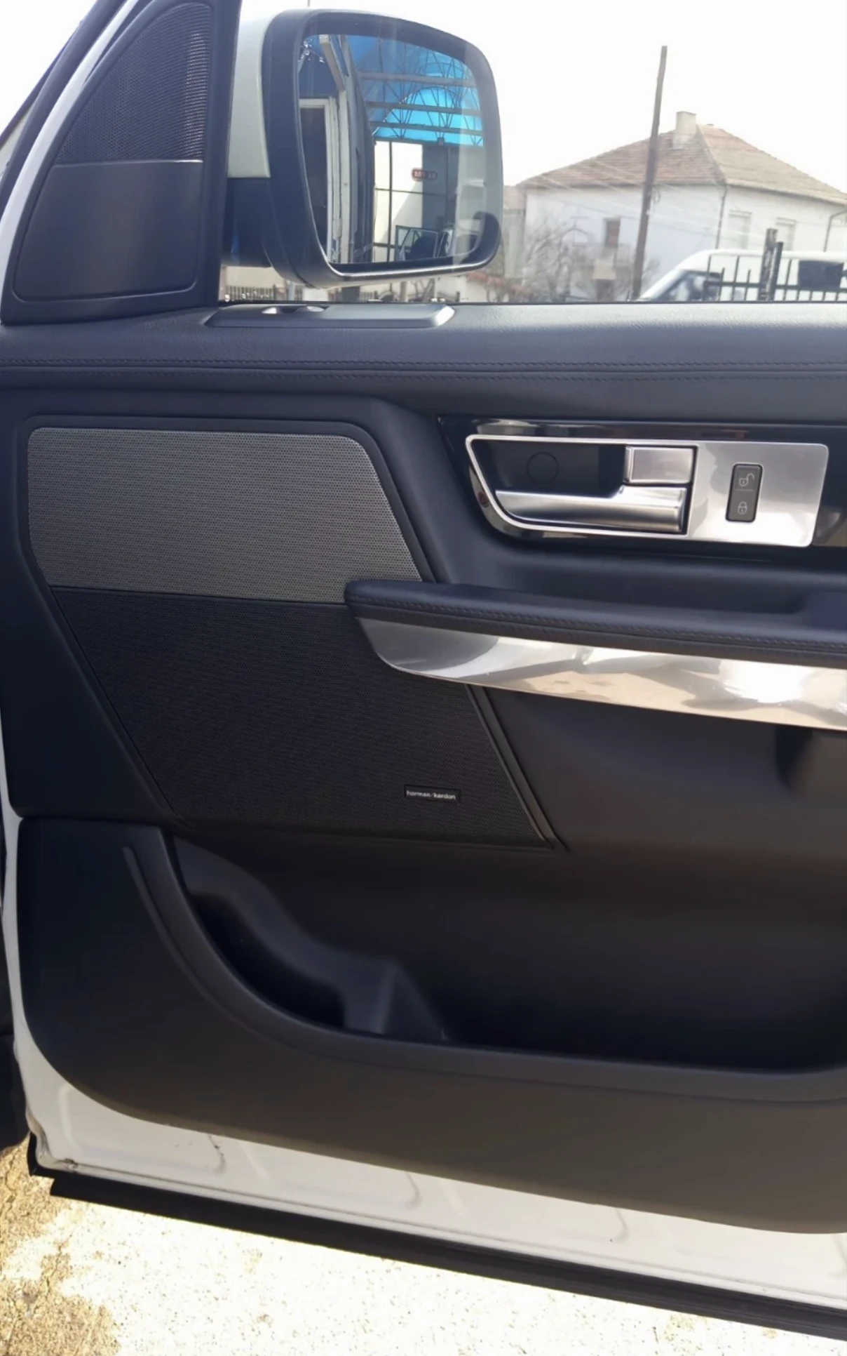Land Rover Range Rover Sport 3.0D * HarmonKardon * АвтоКредит * (Налична в БГ), снимка 15 - Автомобили и джипове - 56214297