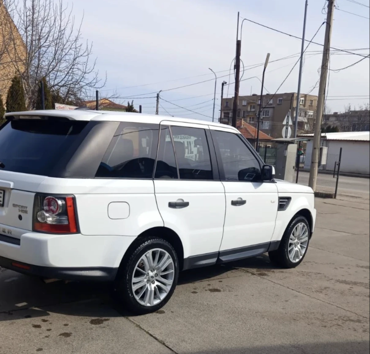Land Rover Range Rover Sport 3.0D * HarmonKardon * АвтоКредит * (Налична в БГ), снимка 7 - Автомобили и джипове - 56214297