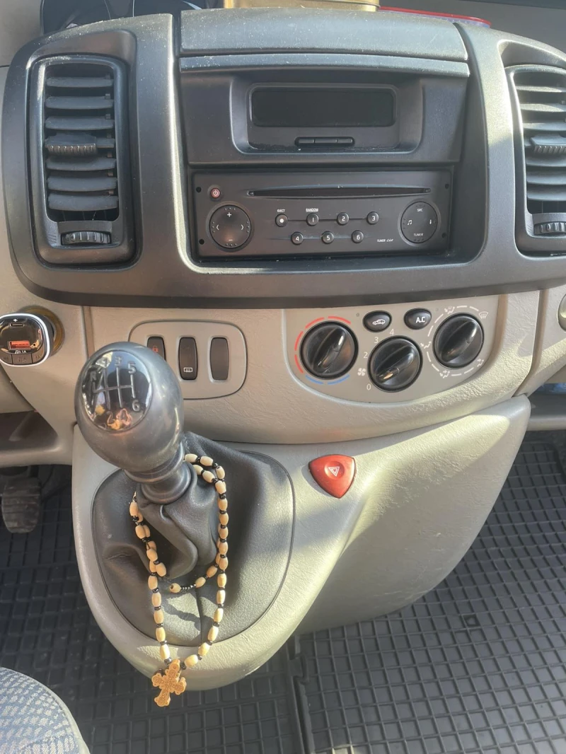 Renault Trafic, снимка 13 - Бусове и автобуси - 48977986