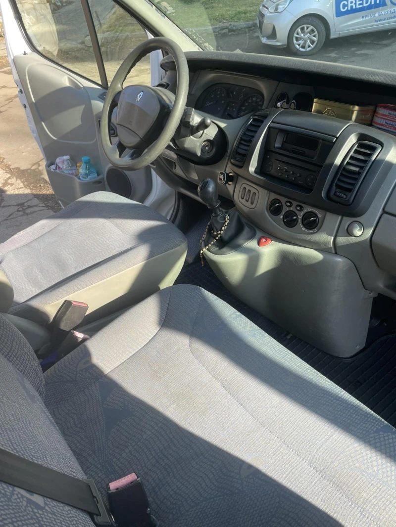 Renault Trafic, снимка 9 - Бусове и автобуси - 48977986