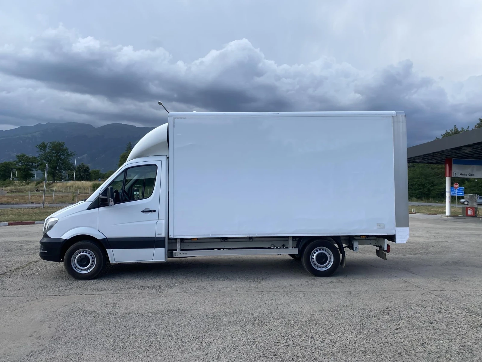 Mercedes-Benz Sprinter 316 Падащ Борд - изображение 3