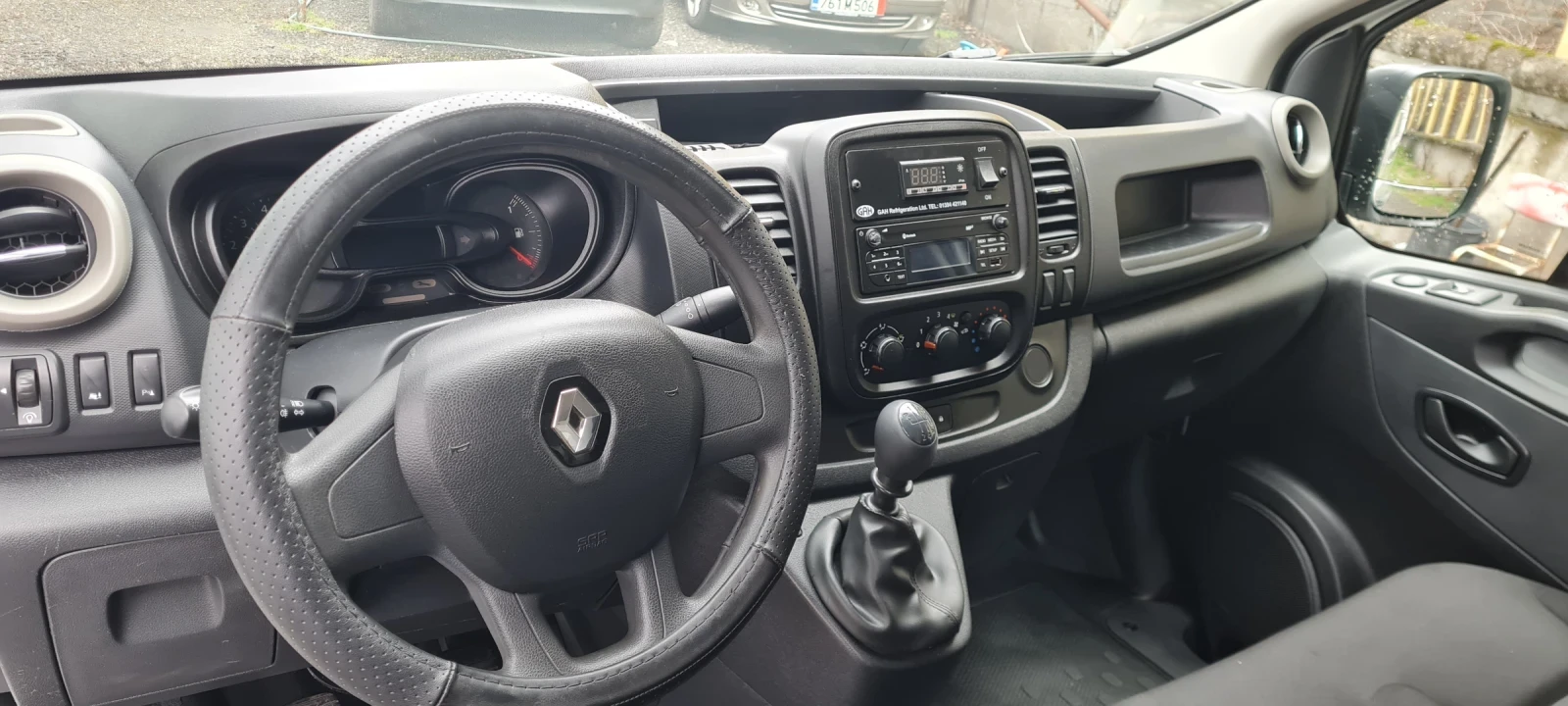 Renault Trafic 1.6 DCI ХЛАДИЛЕН , снимка 9 - Бусове и автобуси - 54133360