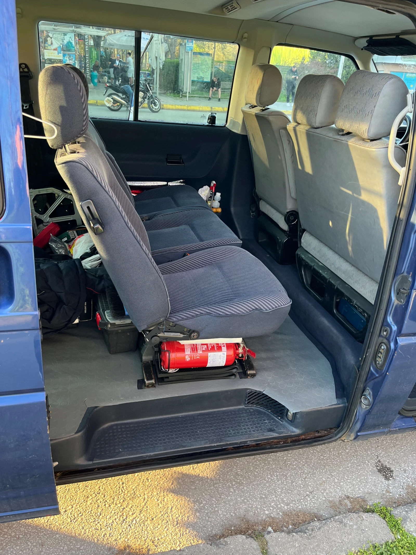 VW Caravelle, снимка 9 - Бусове и автобуси - 56350519