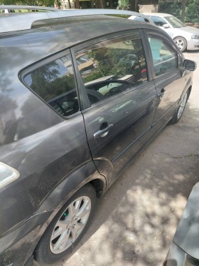 Toyota Corolla verso, снимка 9