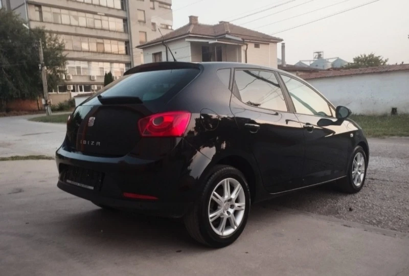 Seat Ibiza 1.6, снимка 6 - Автомобили и джипове - 48079542