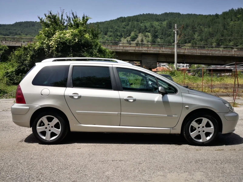 Peugeot 307 1.6 HDI SW, снимка 4 - Автомобили и джипове - 48141317