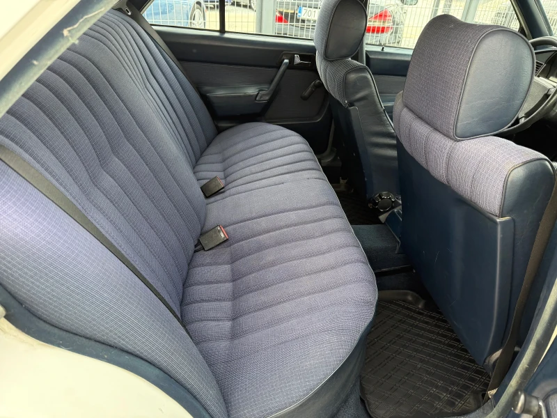 Mercedes-Benz 190 2.0D* 1985г* БЕЗ РЪЖДИ* ТЯСНАТА ЛАЙСНА* , снимка 11 - Автомобили и джипове - 51310039