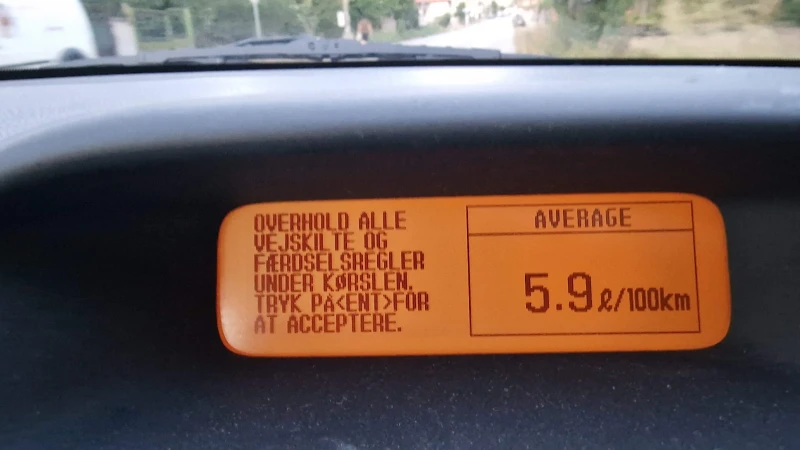 Toyota Avensis, снимка 8 - Автомобили и джипове - 52710568