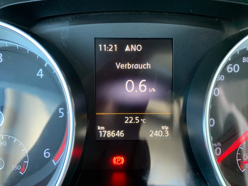 VW Golf 2.0TDI ALLTRACK, снимка 10 - Автомобили и джипове - 51809844