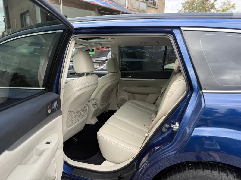 Subaru Outback 2.5 EXECUTIVE, снимка 15 - Автомобили и джипове - 51884216