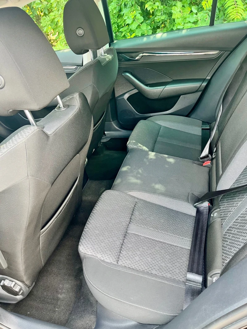 Skoda Octavia, снимка 13 - Автомобили и джипове - 52301616