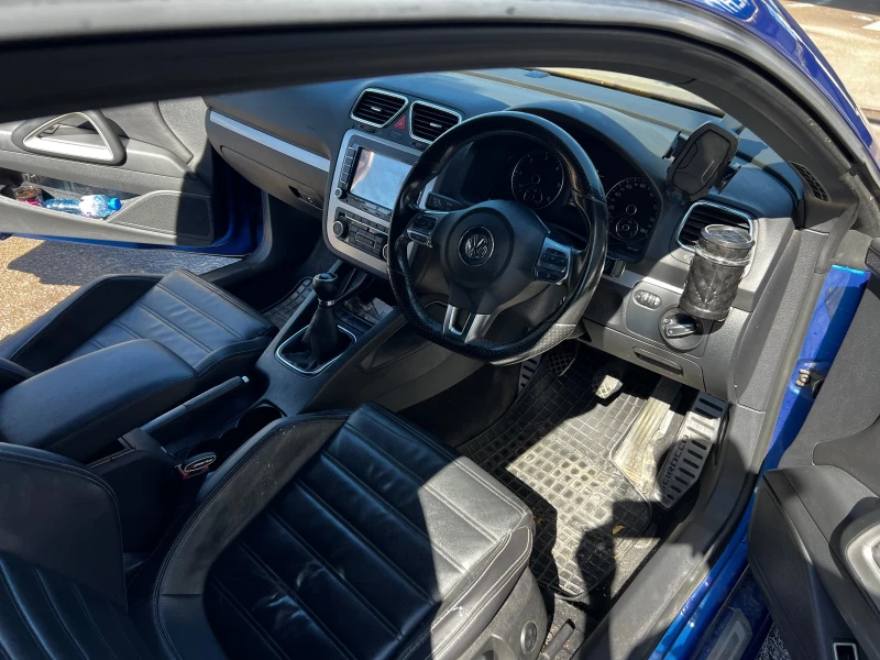 VW Scirocco 2.0TDI GT, снимка 9 - Автомобили и джипове - 53189634