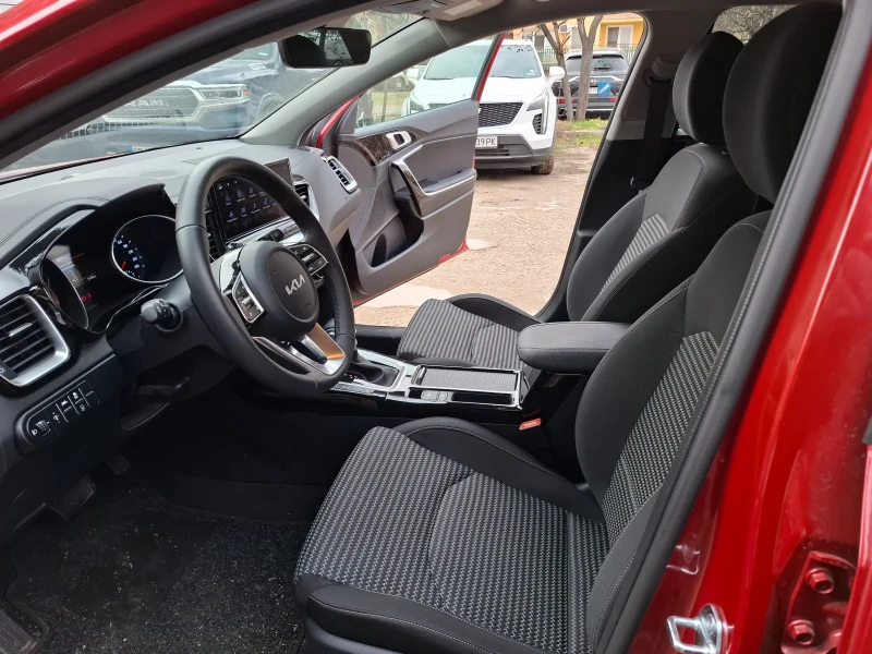 Kia Ceed Benzin, снимка 6 - Автомобили и джипове - 53221426