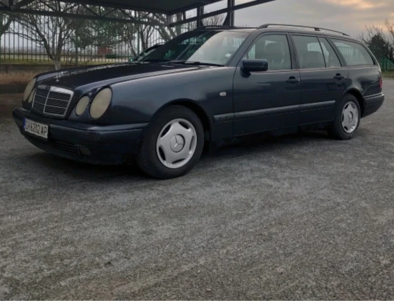 Mercedes-Benz E 230 2.3
