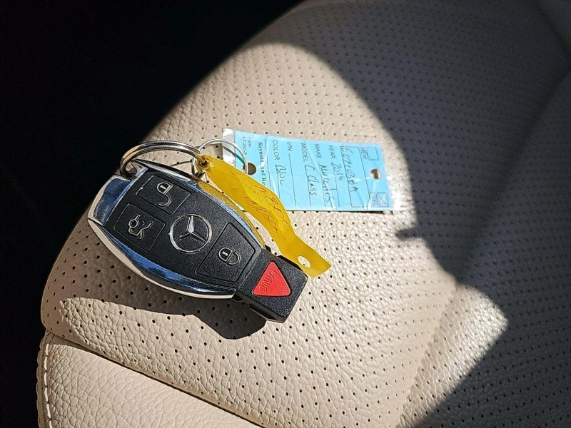 Mercedes-Benz C 300, снимка 9 - Автомобили и джипове - 53527942