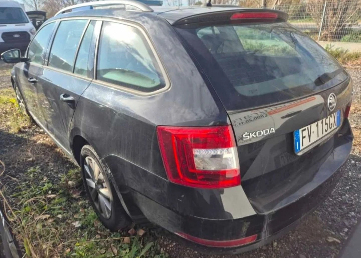 Skoda Octavia 1.6TDI, снимка 3 - Автомобили и джипове - 48834561