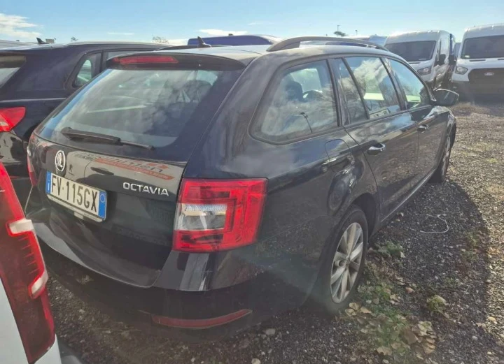 Skoda Octavia 1.6TDI, снимка 4 - Автомобили и джипове - 48834561