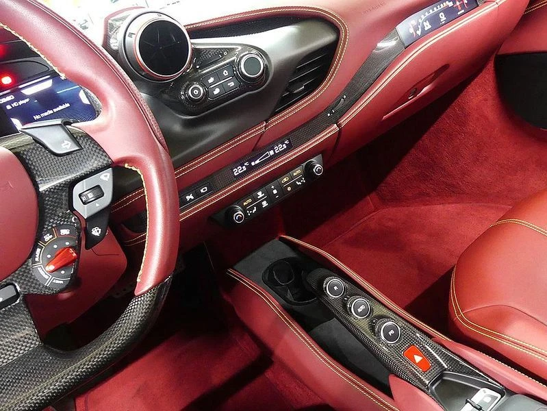 Ferrari F8 3.9 V8| 710к.с.| ВКЛ.ТЕХНОТЕСТ, снимка 13 - Автомобили и джипове - 55429042