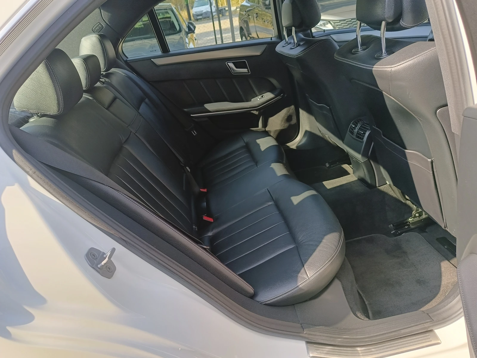 Mercedes-Benz E 300 2.2cdi Hybrid, снимка 10 - Автомобили и джипове - 47563290