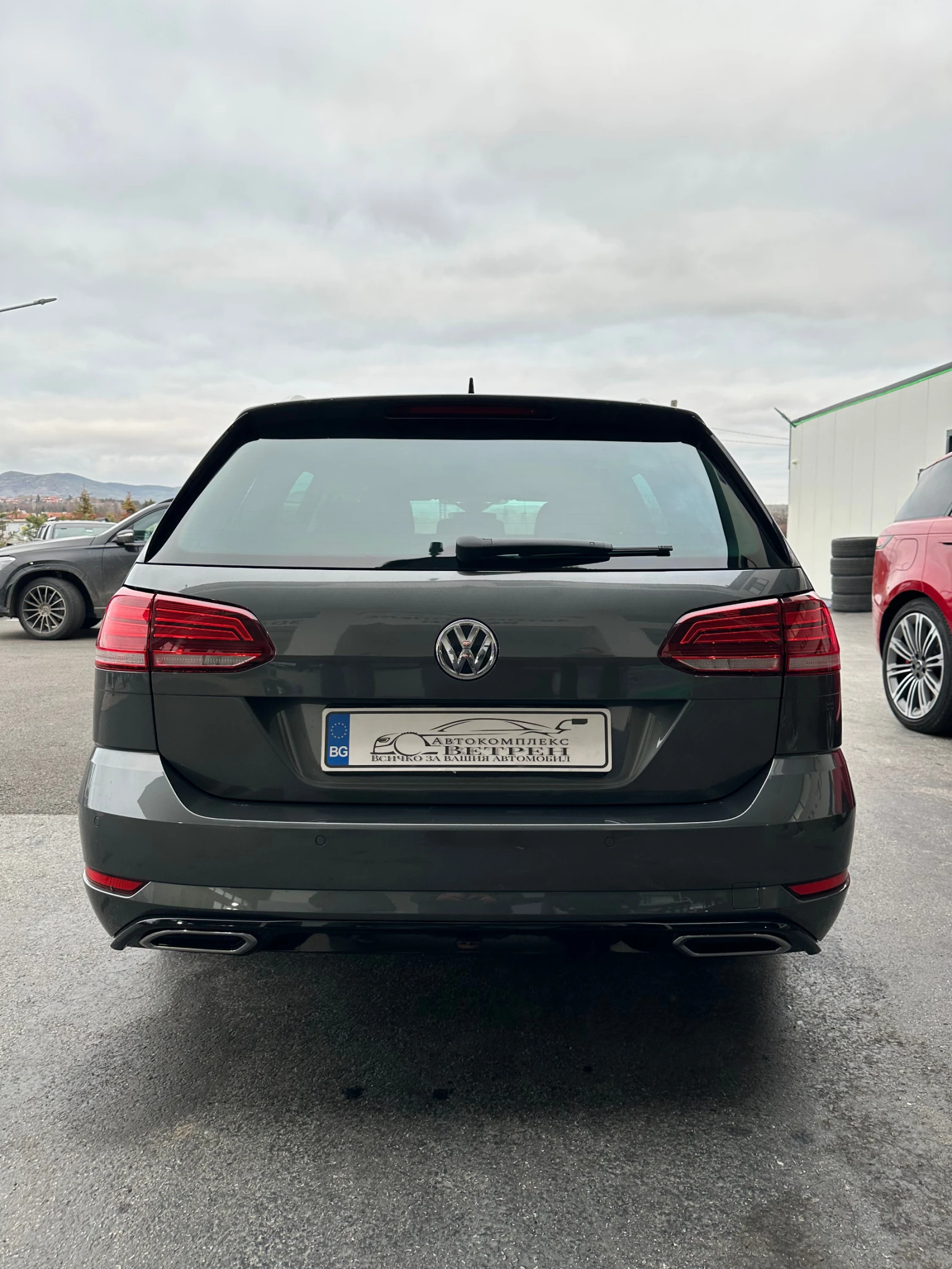 VW Golf Variant 2.0 TDI R Line - изображение 8