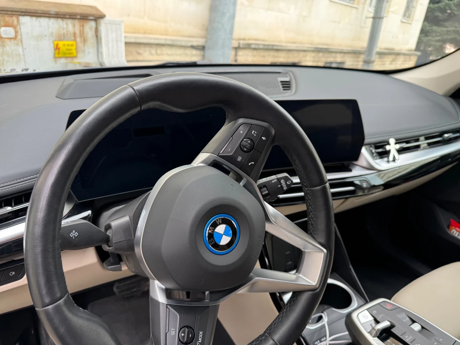 BMW iX1  - изображение 9