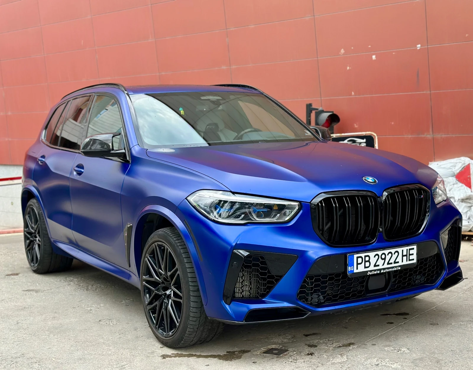 BMW X5M Competition Limited Edition 1/250 - изображение 3