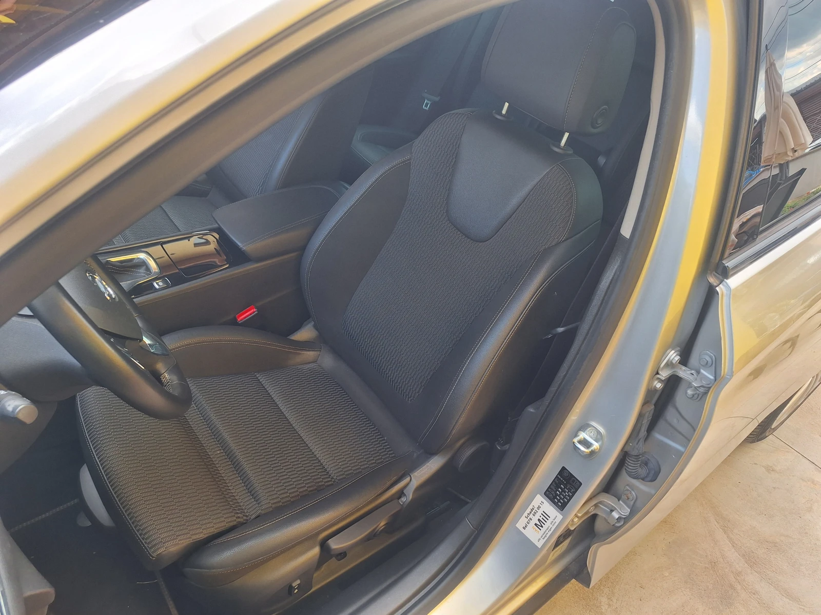 Opel Insignia БЕНЗИН 200к.с. СЕДАН СЕРВ.ИСТОРИЯ - изображение 9