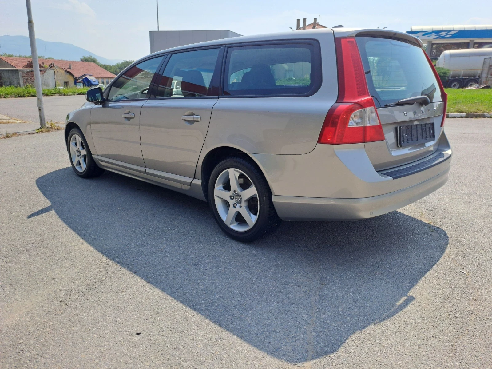 Volvo V70 2.4TDI NAVI KOJA - изображение 4