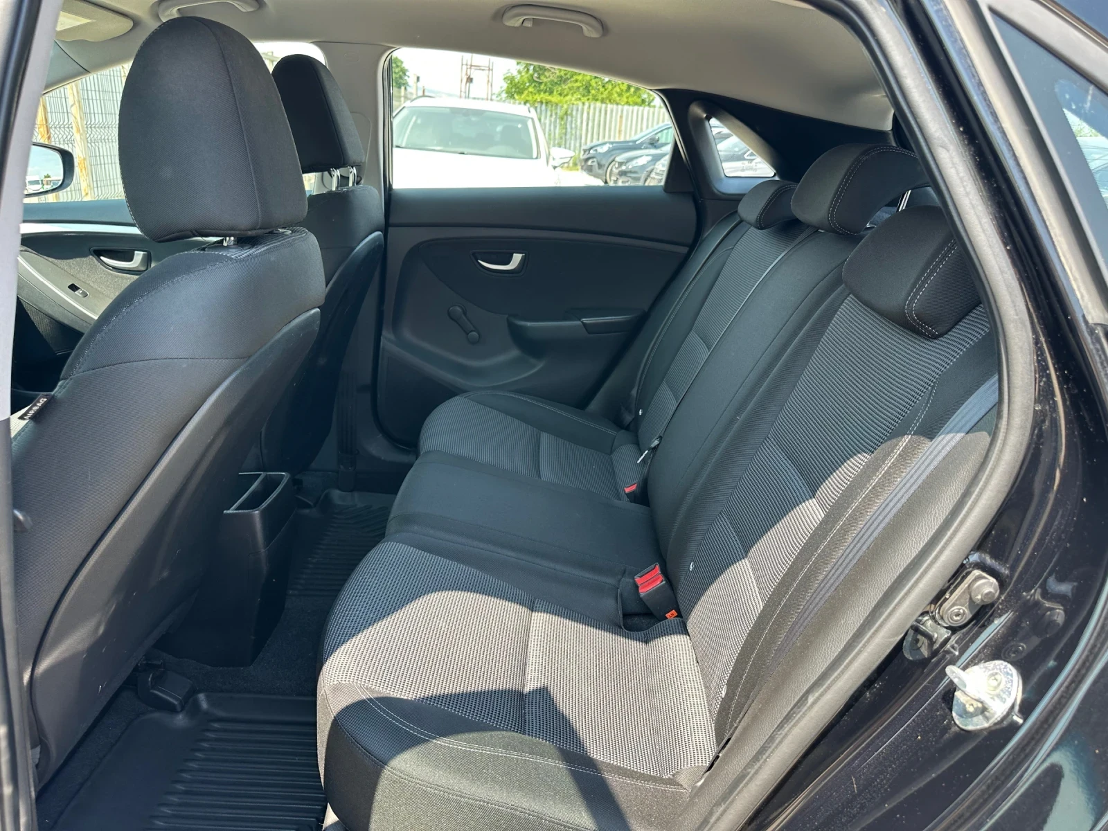 Hyundai I30 1.6CRDI EURO6 - изображение 9