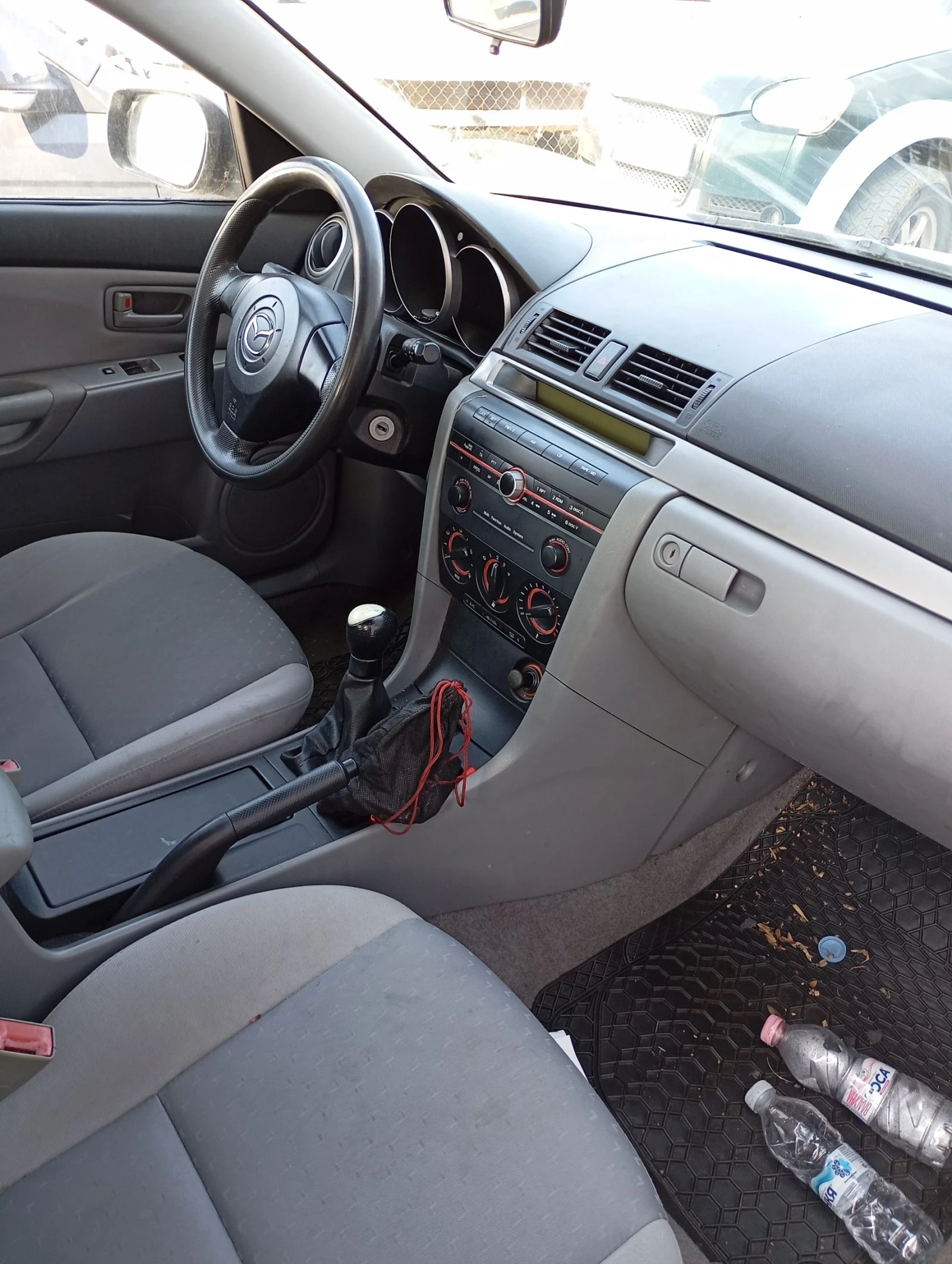 Mazda 3 1.4 - изображение 2