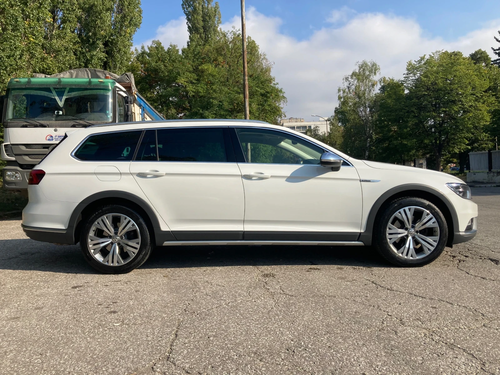 VW Passat Alltrack - изображение 3